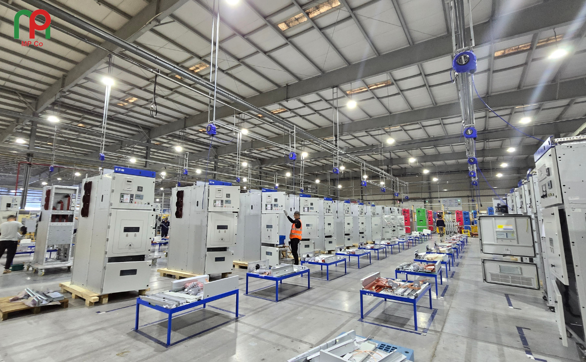 Công Ty Mỹ Phương tham quan khu vực sản xuất Switchgear tại nhà máy Eaton China.