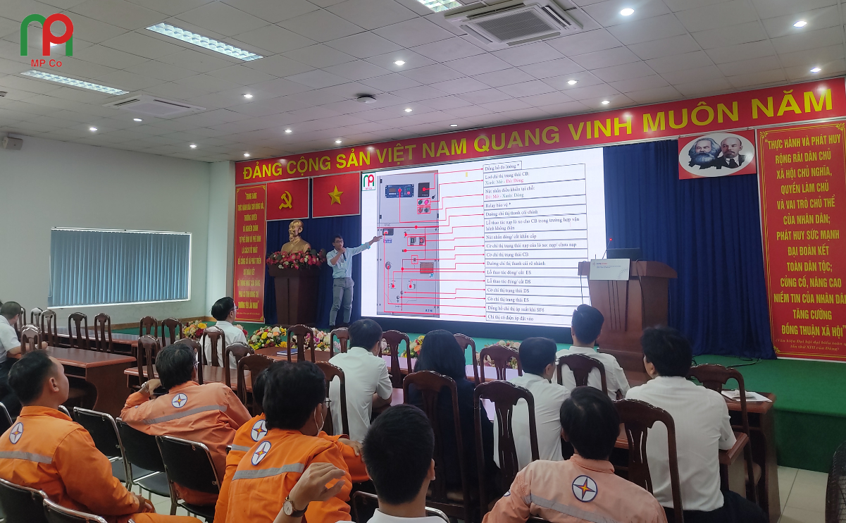 Mỹ Phương tổ chức hướng dẫn vận hành tủ điều khiển RMU Eaton tại Điện lực Bình Phú