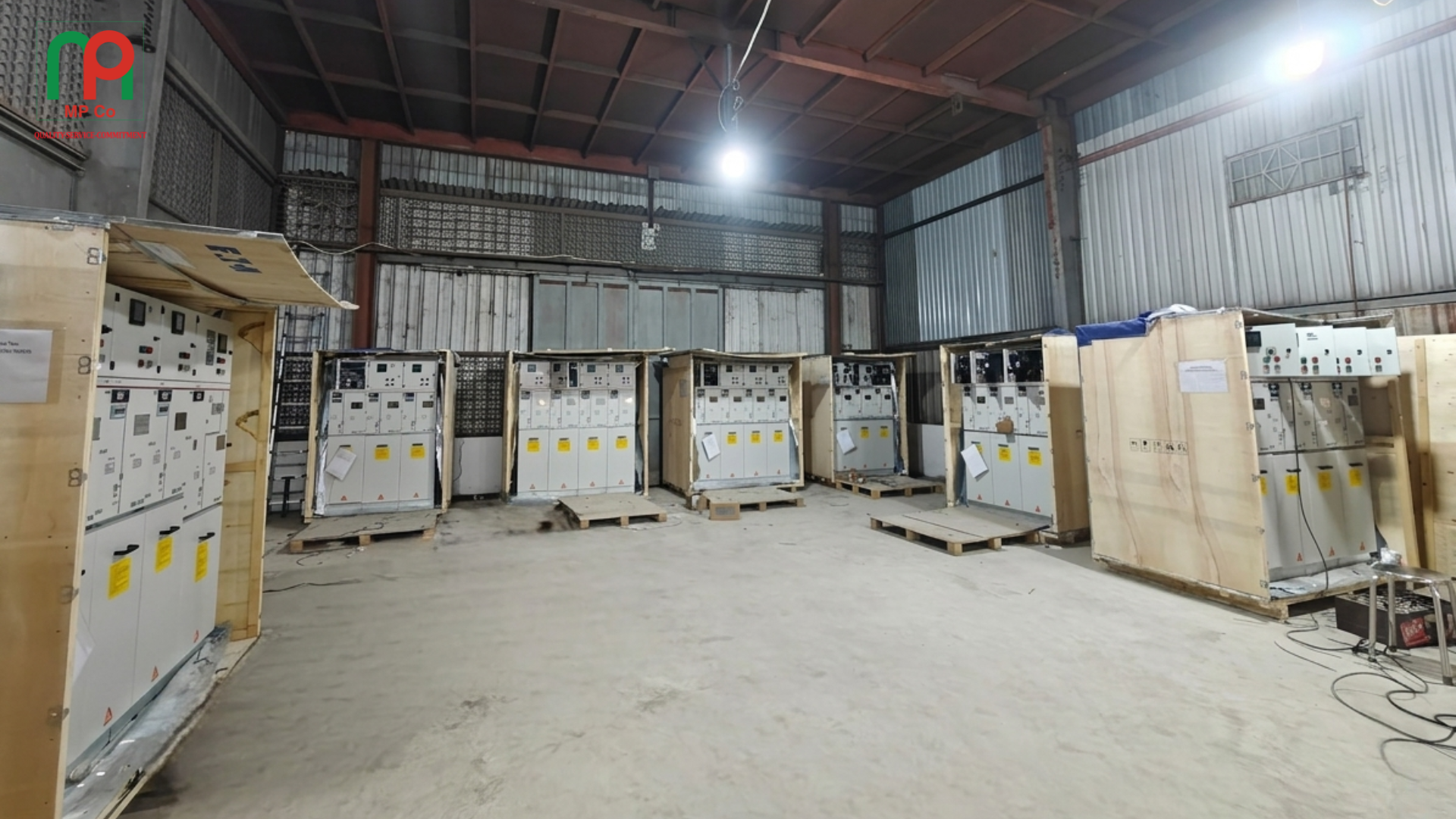 Cận cảnh tủ RMU do Công ty Mỹ Phương cung cấp, đảm bảo chất lượng và độ hoàn thiện trước khi xuất kho.