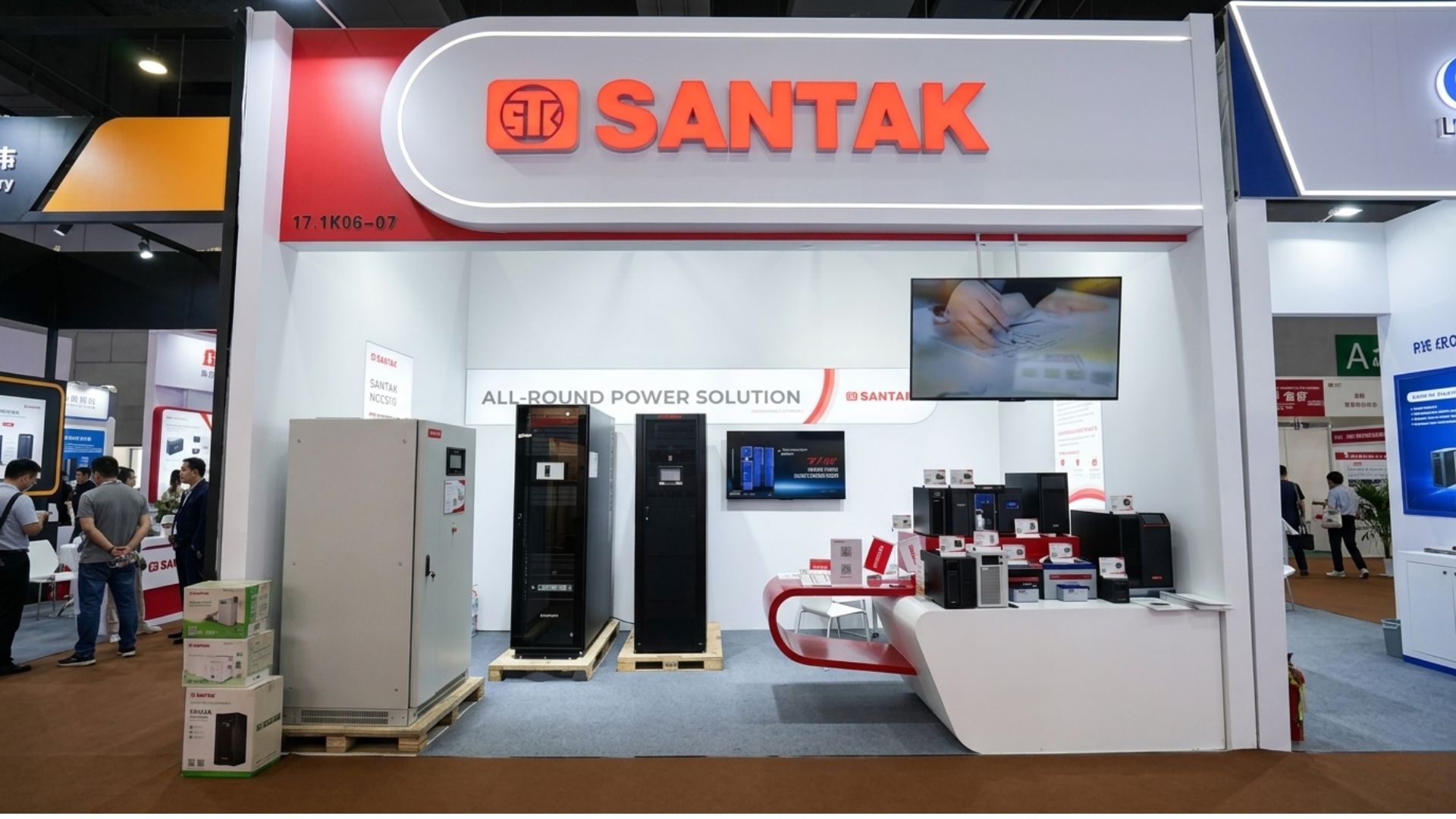 Santak giới thiệu giải pháp UPS tại Canton Fair 2026