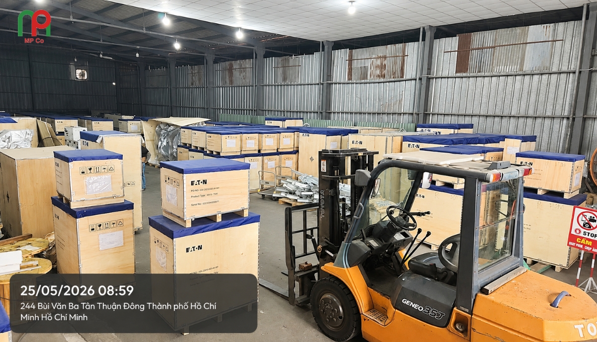 Recloser tại kho Mỹ Phương trước khi bàn giao cho EVNCPC